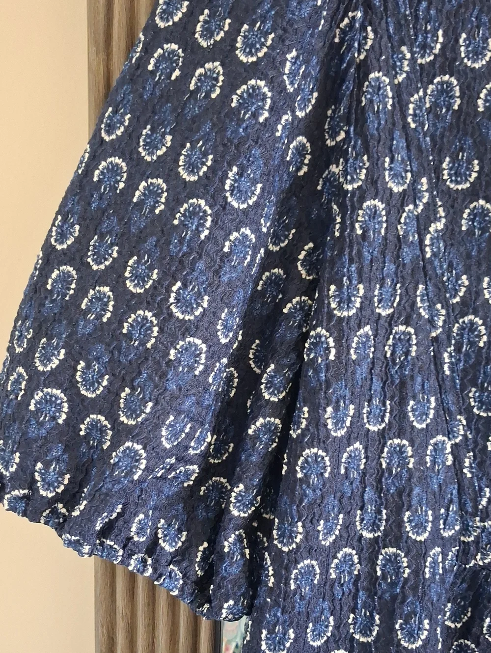 Loft Navy & White Floral Puff Sleeve Tie Neck Top ** Size Large